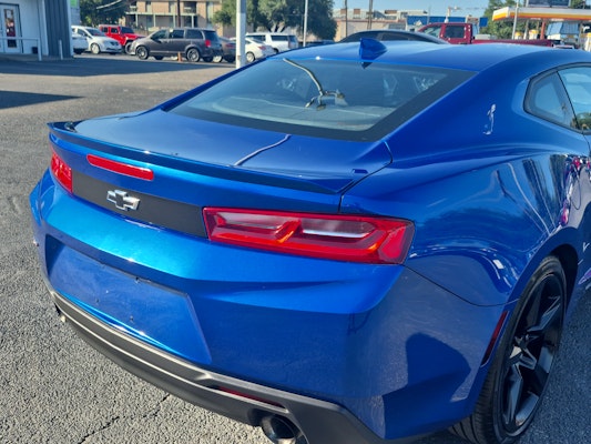2018 Chevrolet Camaro 1LT photo 2