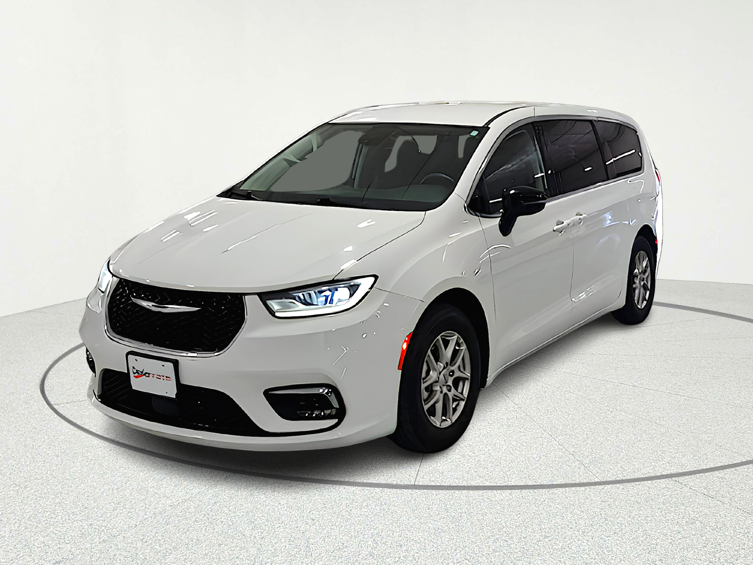 2024 Chrysler Pacifica Touring L's photo