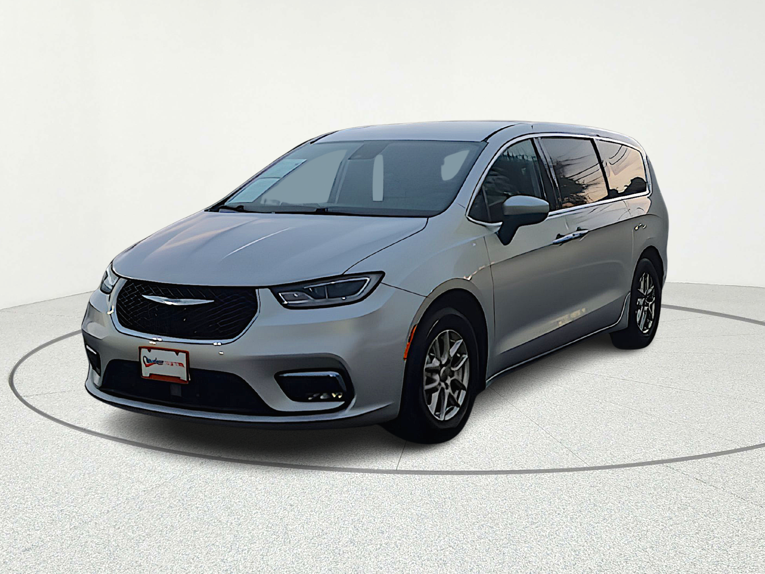 2023 Chrysler Pacifica Touring L's photo