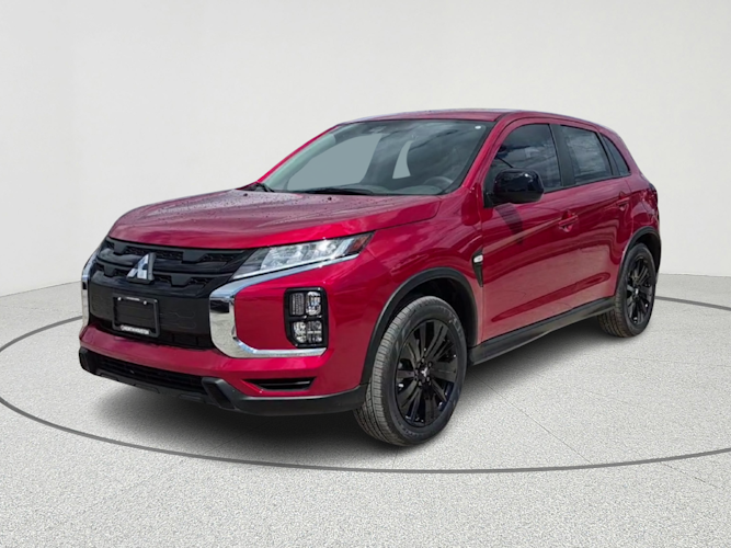 2025 Mitsubishi Outlander Sport LE's photo