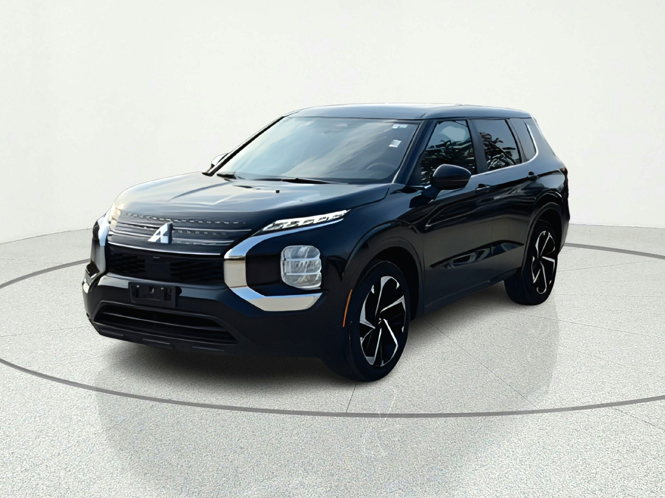 2022 Mitsubishi Outlander ES 2WD's photo