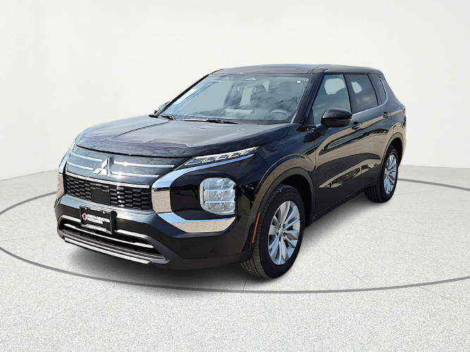 2026 Mitsubishi Outlander ES's photo