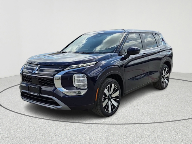 2025 Mitsubishi Outlander SE's photo