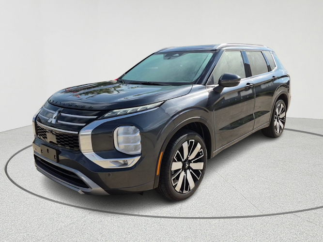 2025 Mitsubishi Outlander SEL's photo