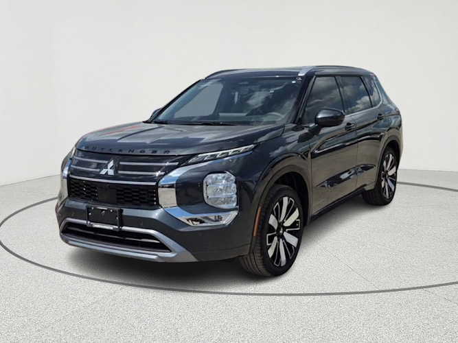 2025 Mitsubishi Outlander SEL's photo