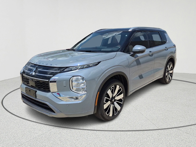 2025 Mitsubishi Outlander SEL's photo
