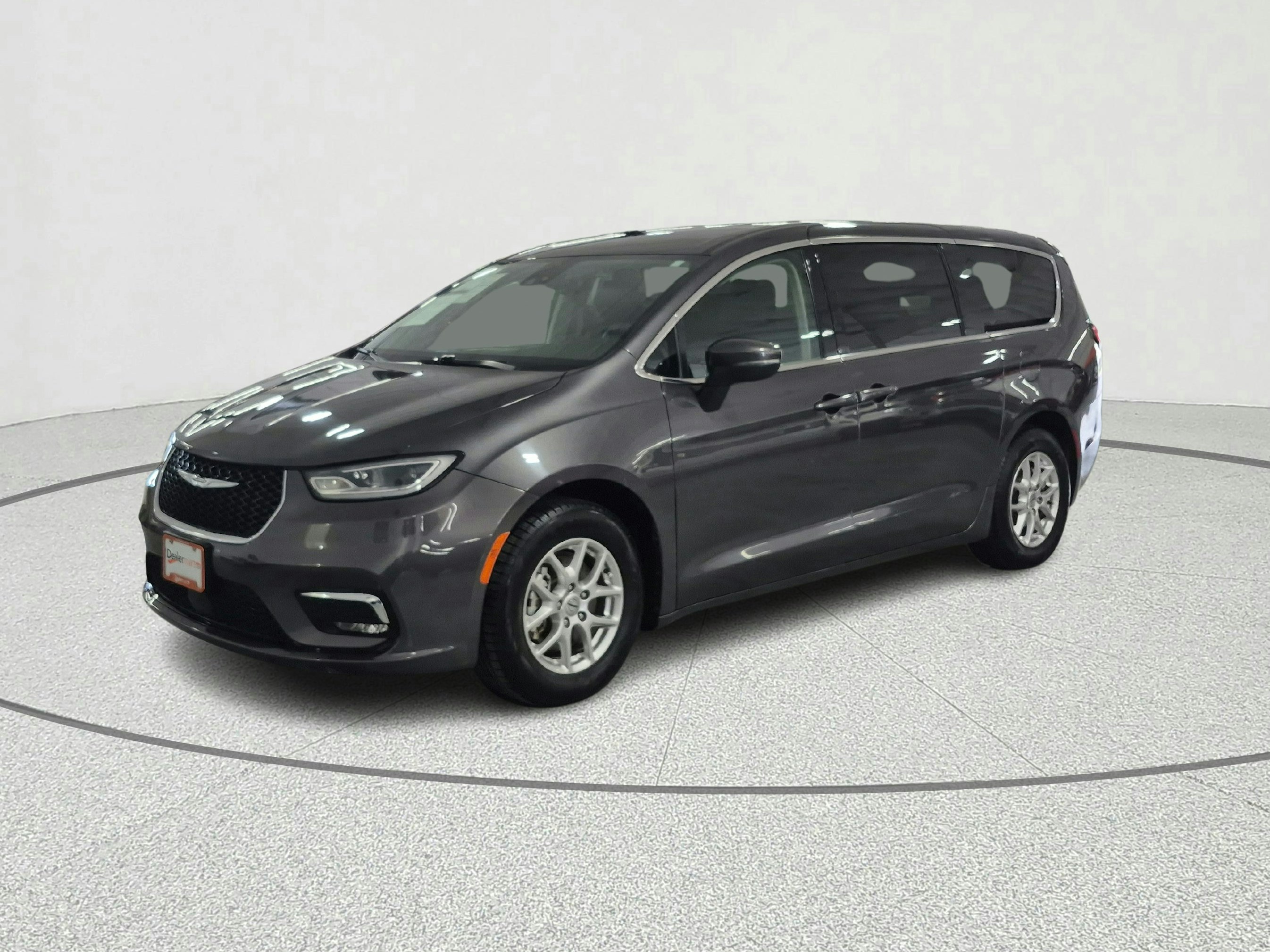 2023 Chrysler Pacifica Touring L's photo