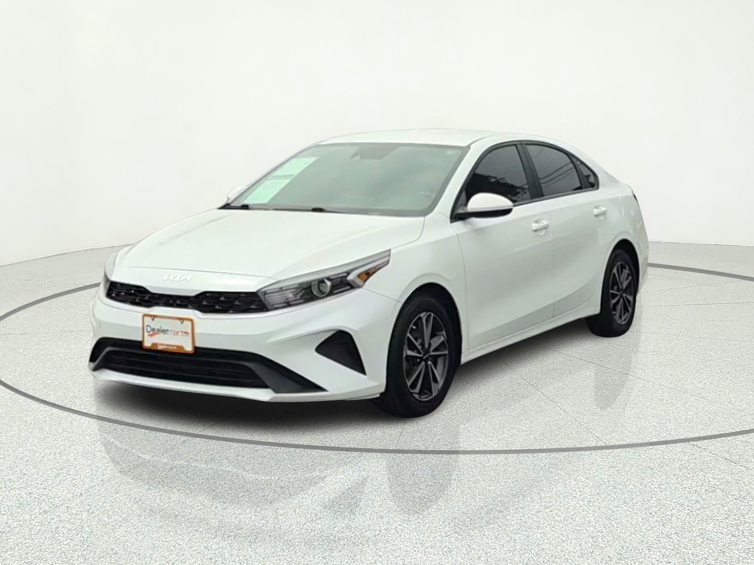 2024 Kia Forte LXS AT's photo