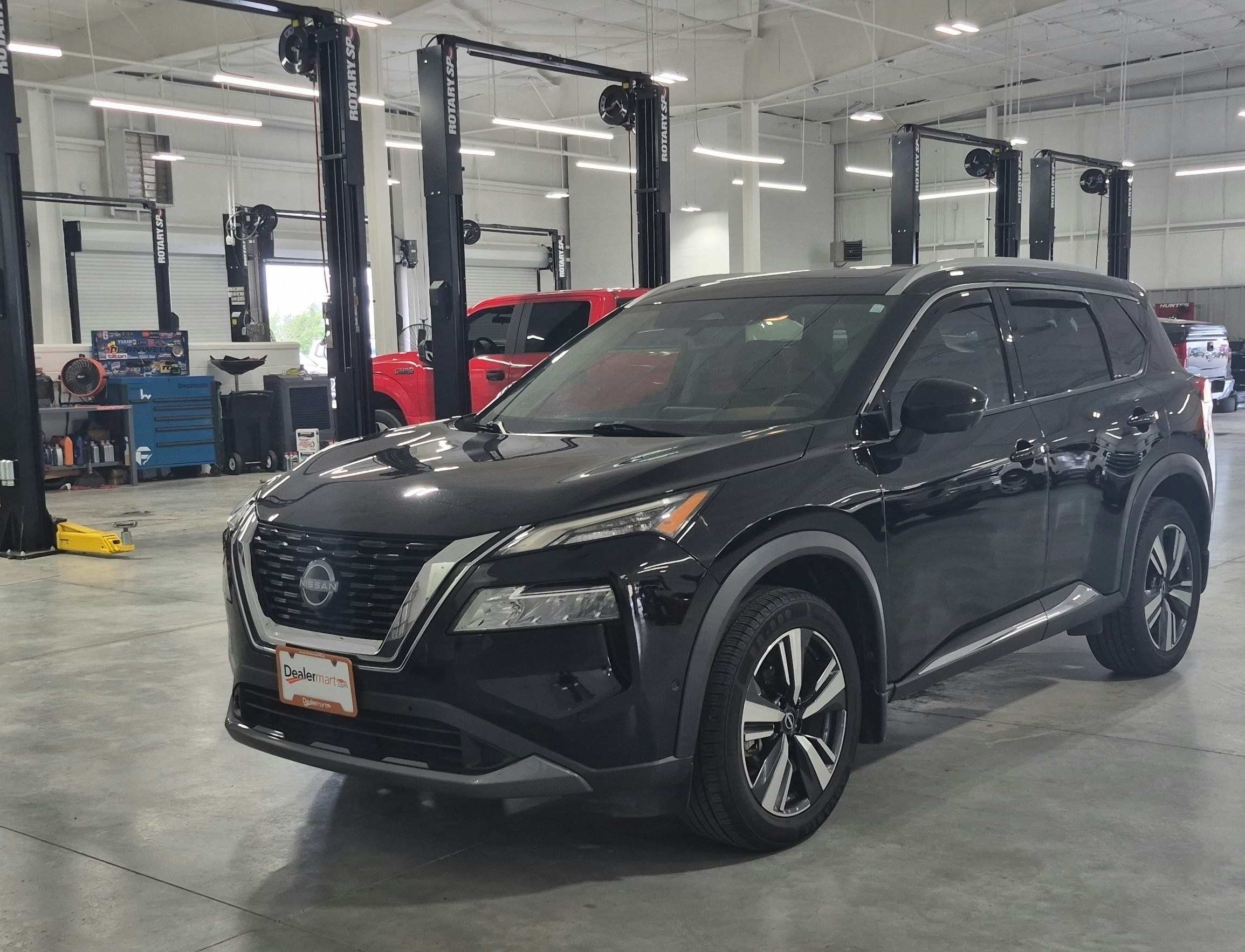 2023 Nissan Rogue SL FWD's photo