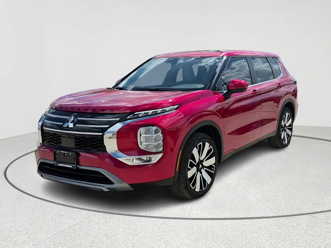 2025 Mitsubishi Outlander SE's photo