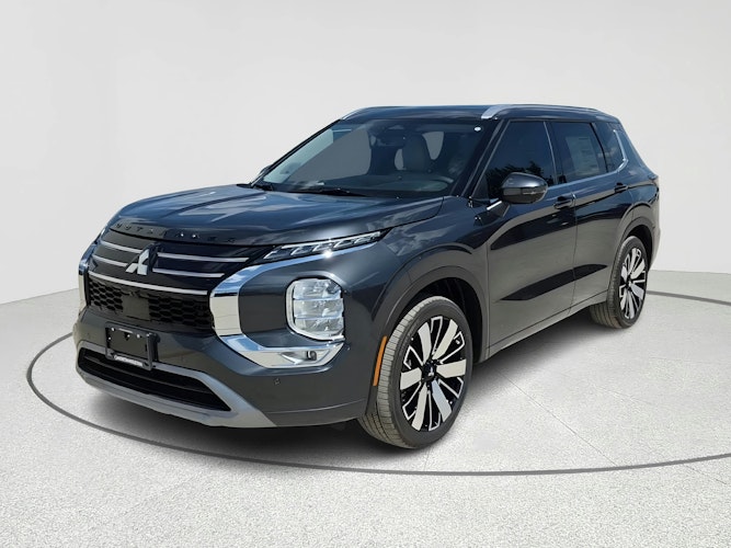 2025 Mitsubishi Outlander SEL's photo