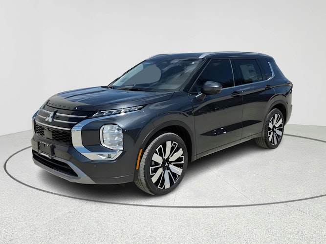 2025 Mitsubishi Outlander SEL's photo