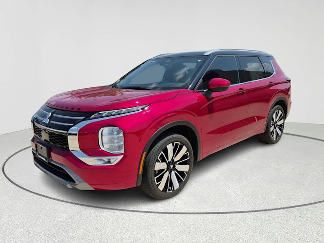 2025 Mitsubishi Outlander SEL's photo
