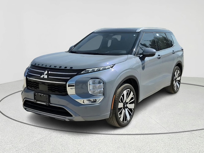 2025 Mitsubishi Outlander SEL's photo