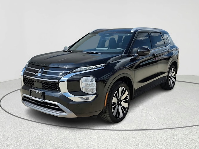 2025 Mitsubishi Outlander SEL's photo