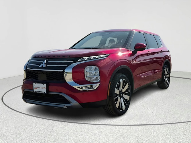 2025 Mitsubishi Outlander SE's photo