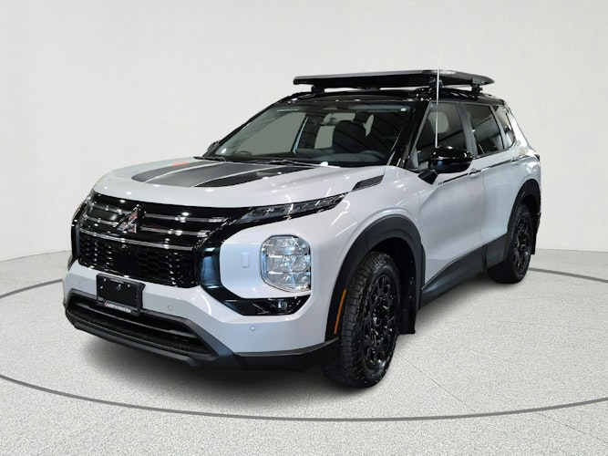 2025 Mitsubishi Outlander Trail Edition's photo