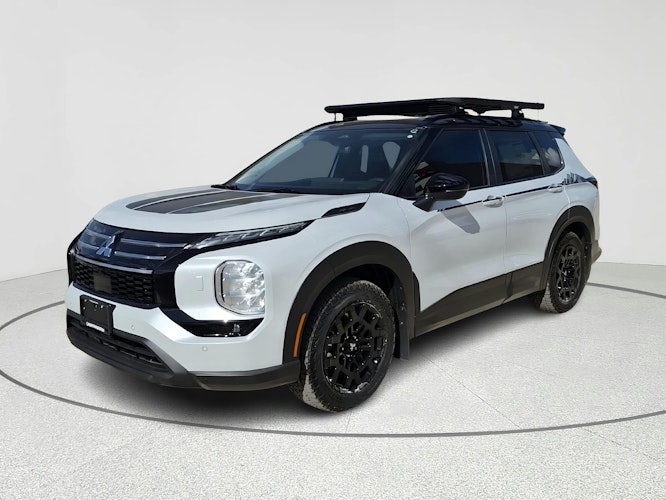 2025 Mitsubishi Outlander Trail Edition's photo
