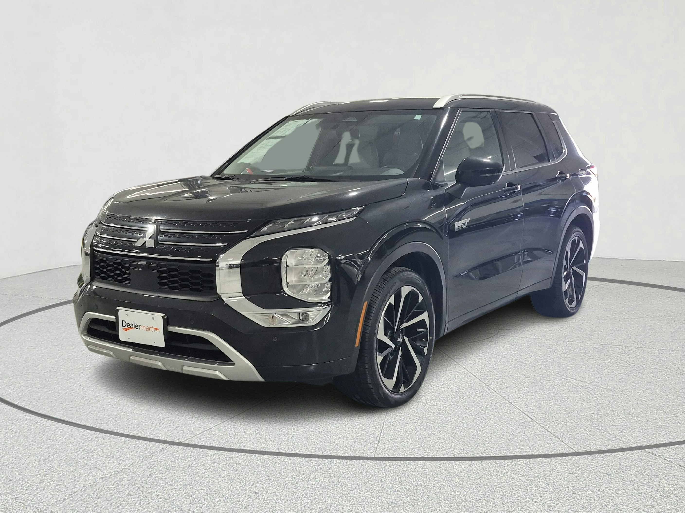 2024 Mitsubishi Outlander Plug-in Hybrid SEL S-AWC's photo