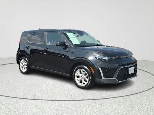 2023 Kia Soul LX S photo 3
