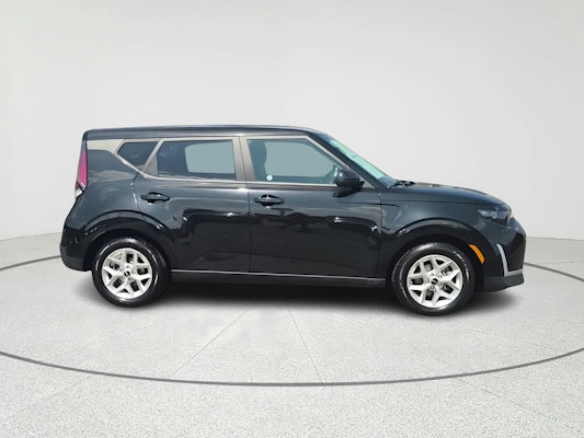 2023 Kia Soul LX S photo 4